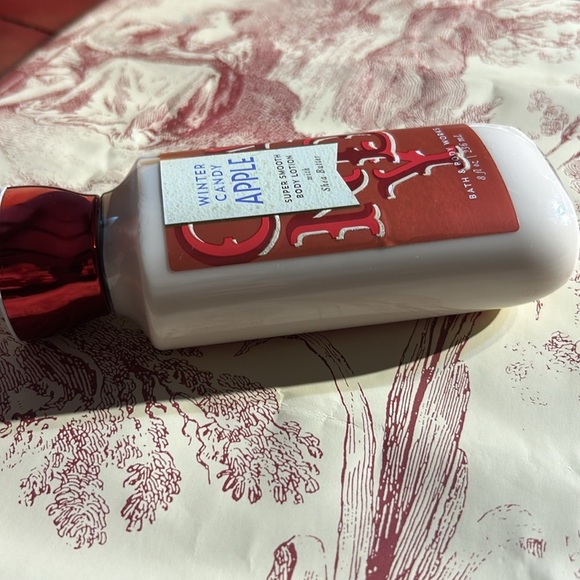 Winter Candy Apple Super Smooth Body Lotion With Shea Butter‎ BATH & BODY WORKS - Picture 7 of 8